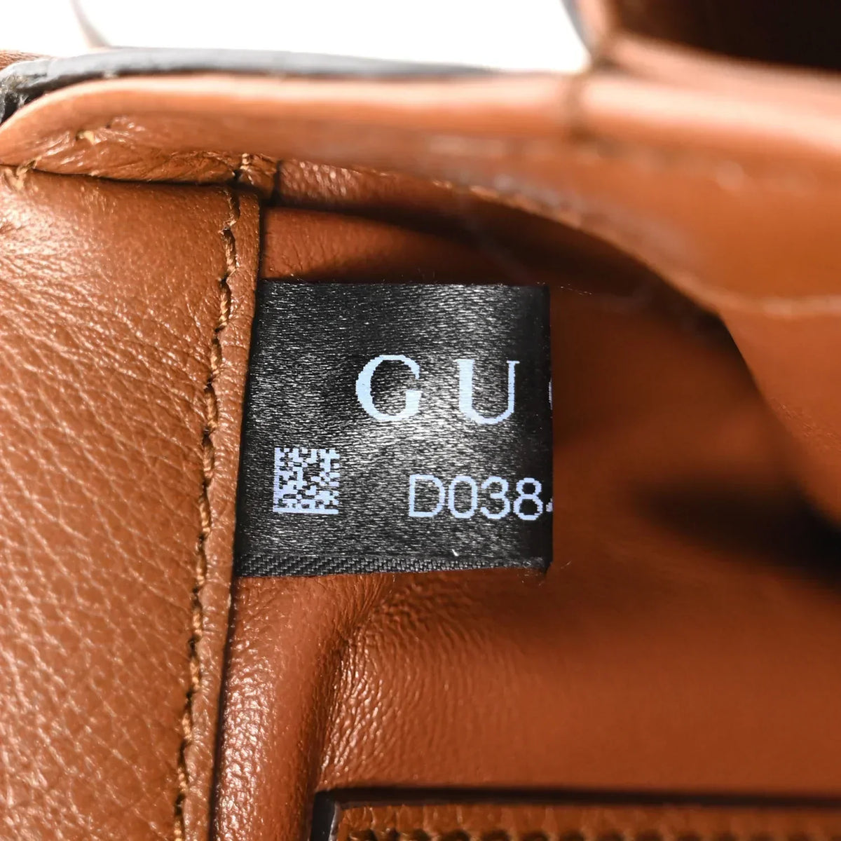 Gucci Blondie Shoulder Bag - Brown in Brown - detail view 8 showing the bag's shape, finish and visible design details.