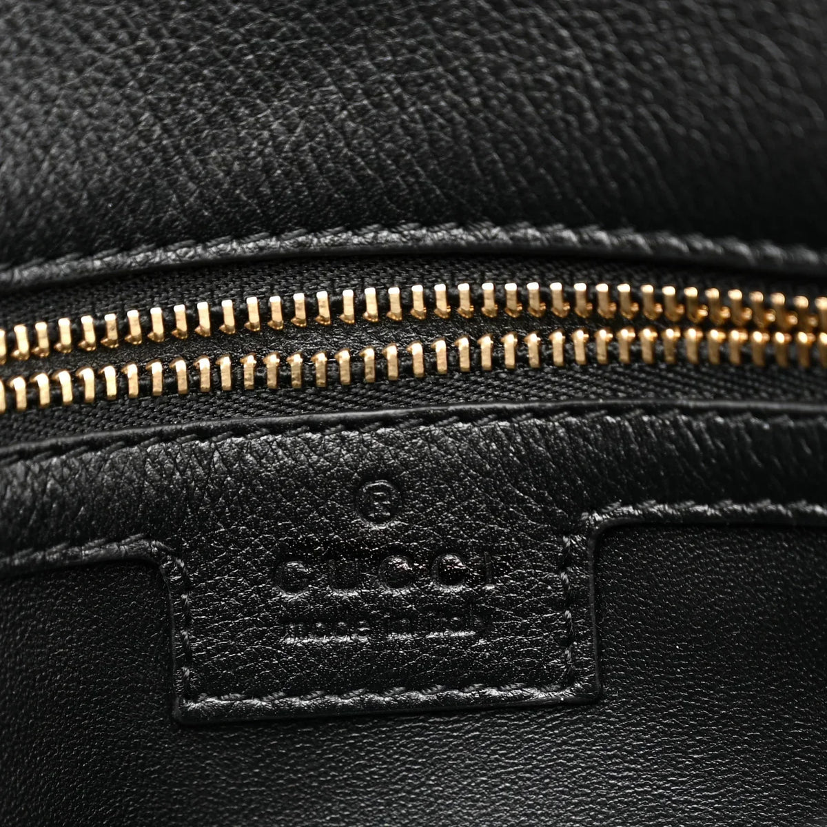 Gucci Blondie Shoulder Bag - Black in Black - detail view 7 showing the bag's shape, finish and visible design details.