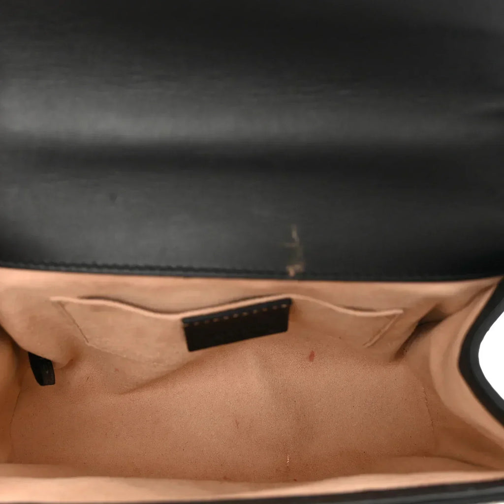 Gucci Bees Padlock Small Shoulder Bag - Beige in Beige - detail view 6 showing the bag's shape, finish and visible design details.