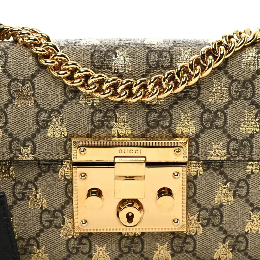 Gucci Bees Padlock Small Shoulder Bag - Beige in Beige - detail view 4 showing the bag's shape, finish and visible design details.