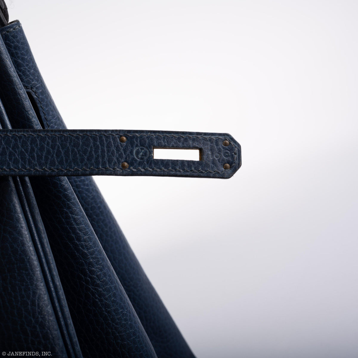 Hermes Birkin 35 Blue Saphire Ardennes leather Gold Hardware - Z Circle - hardware detail