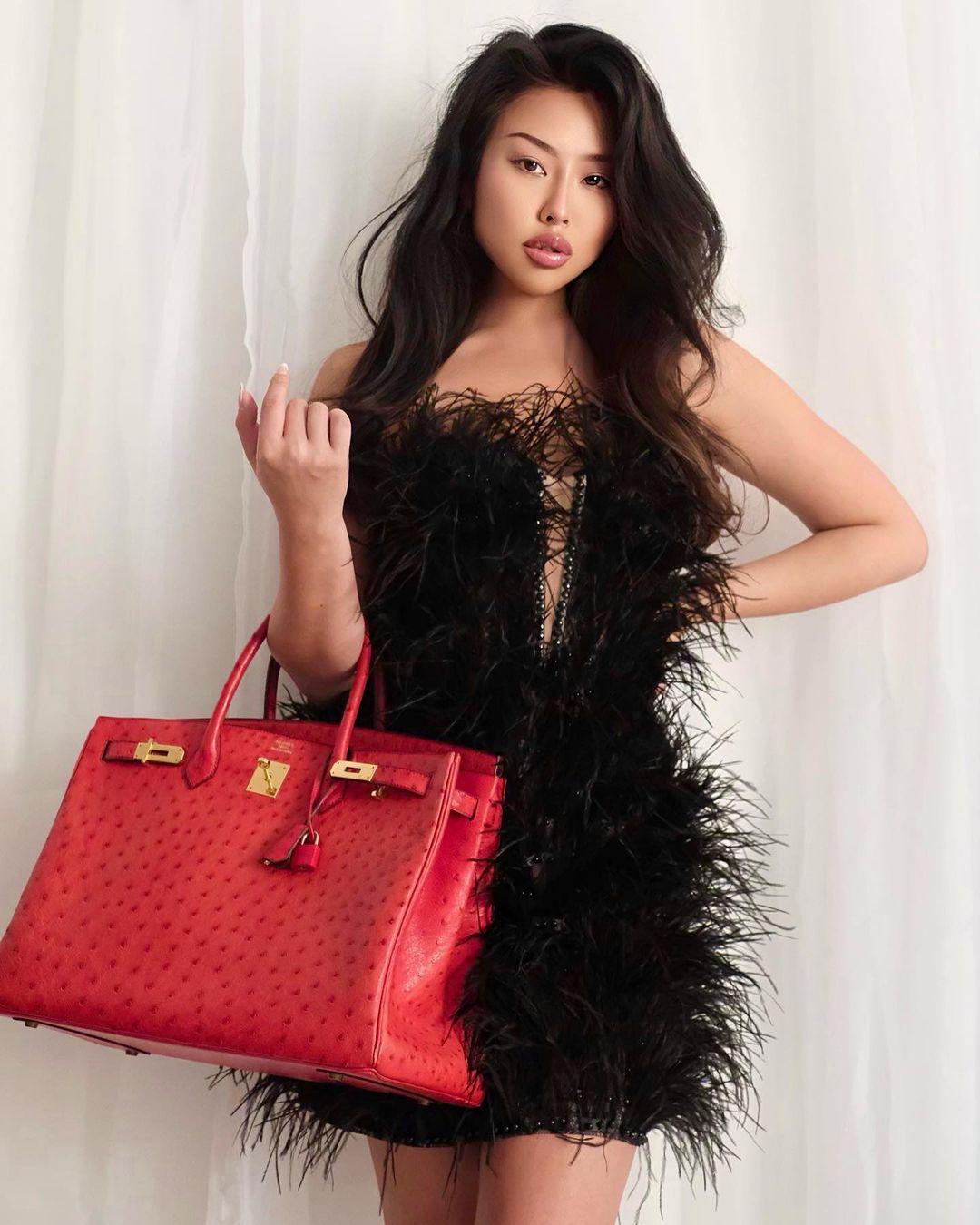 Hermes Birkin 40 Rouge Vif Ostrich with Gold Hardware - 1993, W Circle - hardware detail