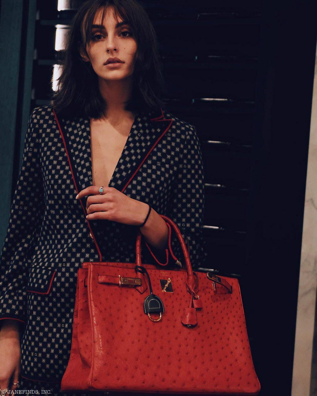 Hermes Birkin 40 Rouge Vif Ostrich with Gold Hardware - 1993, W Circle - hardware detail