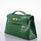 Hermes Kelly Pochette Cactus Alligator, interior and construction detail