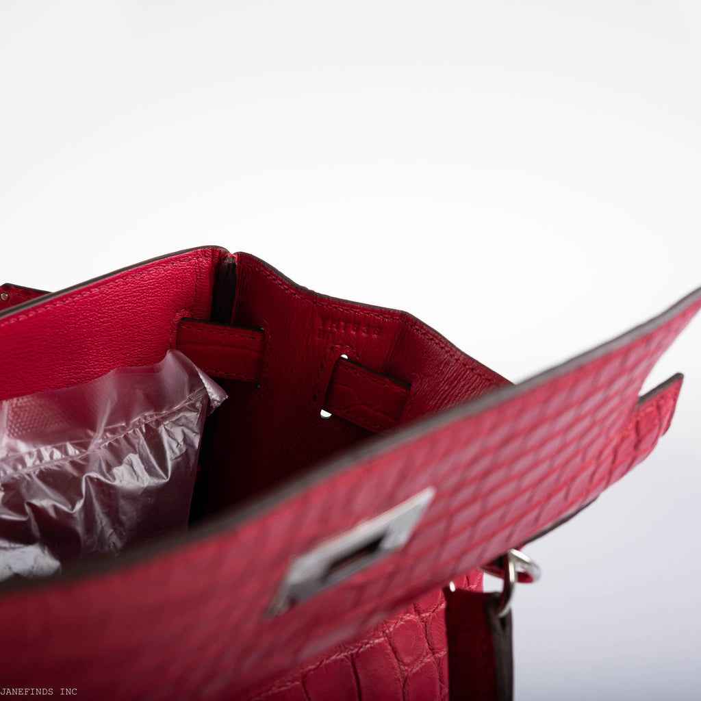Hermes Kelly 28 Retourne Rose Extreme Matte Alligator, product detail view 9