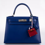 Hermes Kelly 28 Sellier Blue Electric Tadelakt, product detail view 10