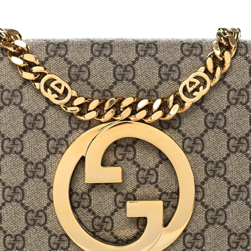 Gucci Blondie Shoulder Bag - Beige in Beige - detail view 8 showing the bag's shape, finish and visible design details.