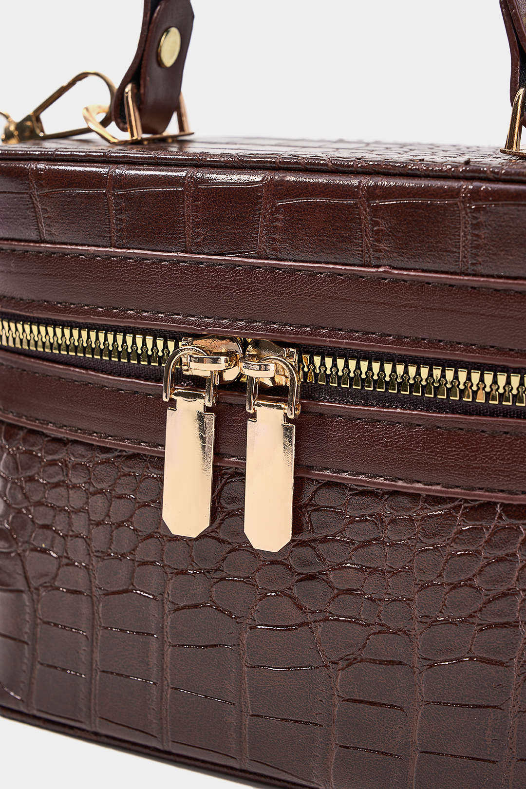 Bags End Faux Leather Zipper Bag