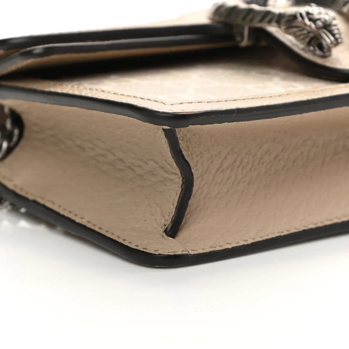 Gucci Canvas Dionysus Shoulder Bag - Beige in Beige - detail view 4 showing the bag's shape, finish and visible design details.