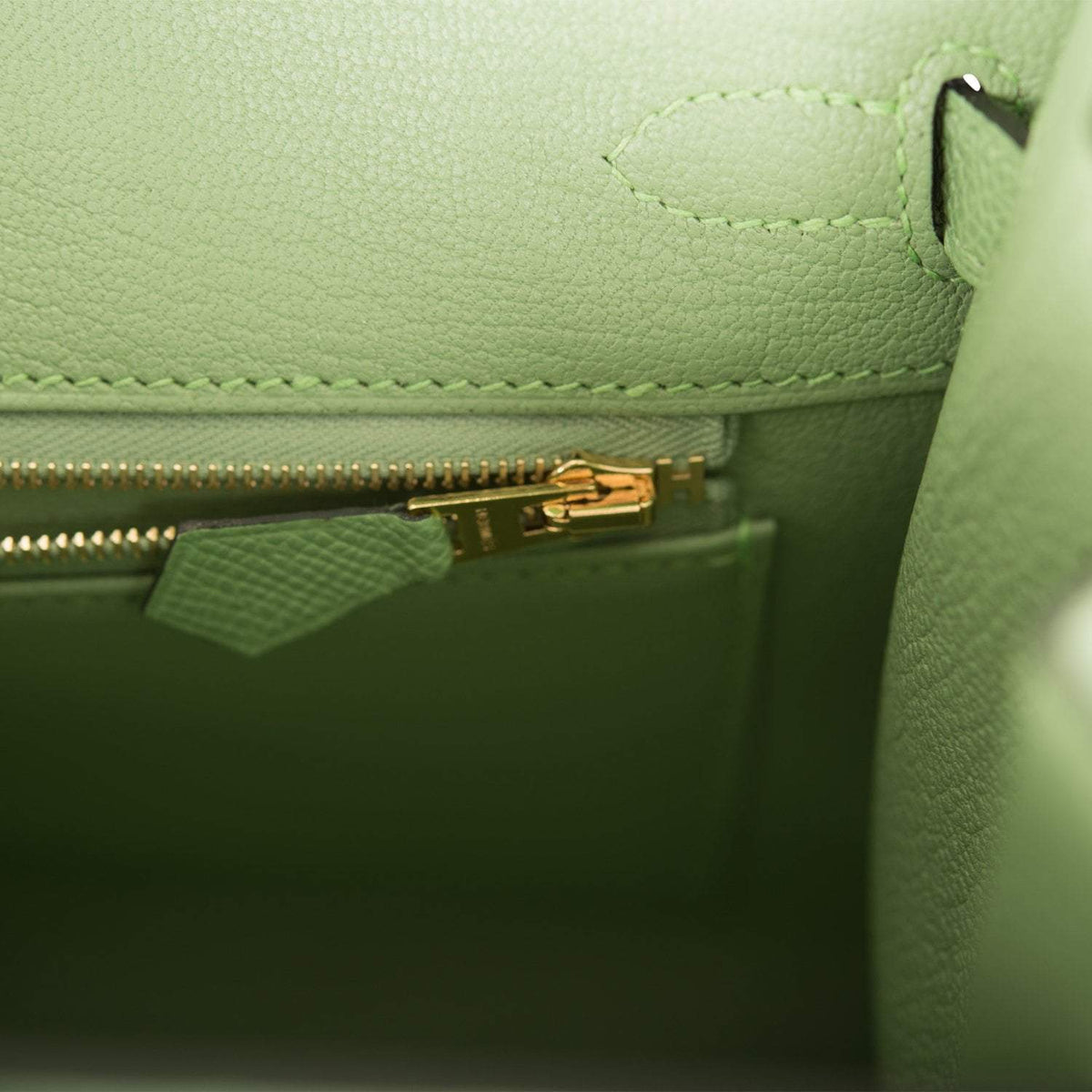 zip view of Hermes Birkin 25 Vert Criquet Epsom with Gold hardware