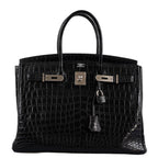 Close-up of 2011 O Square stamp inside the Birkin