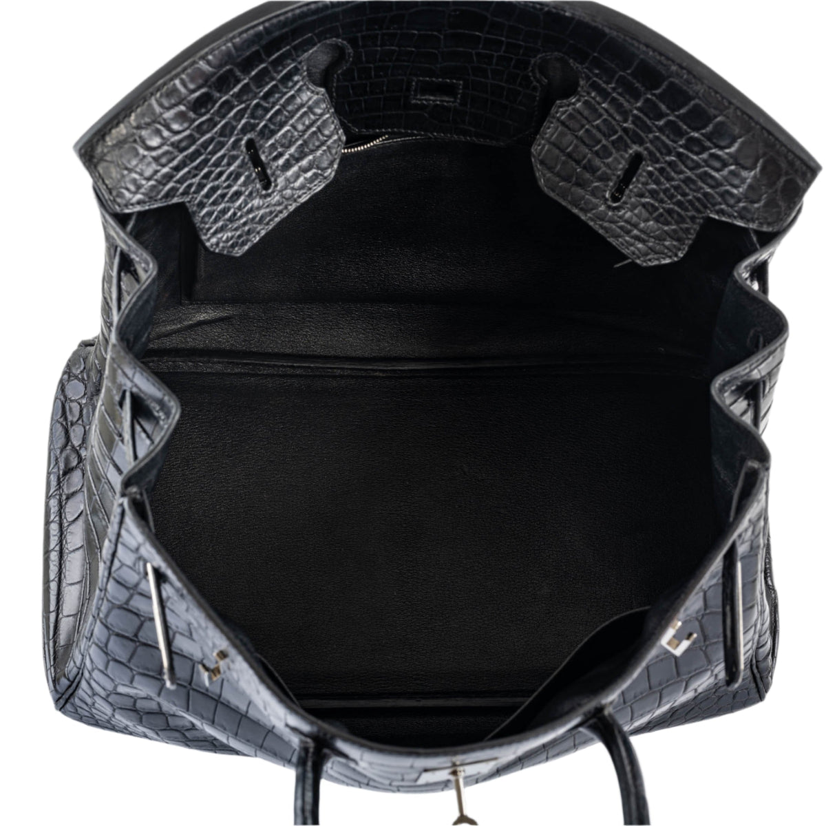 Interior view of chevre leather lining in matte crocodile Birkin