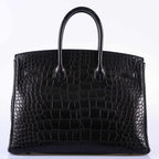 Rear panel of the Hermes Birkin 35 SO BLACK showcasing symmetry