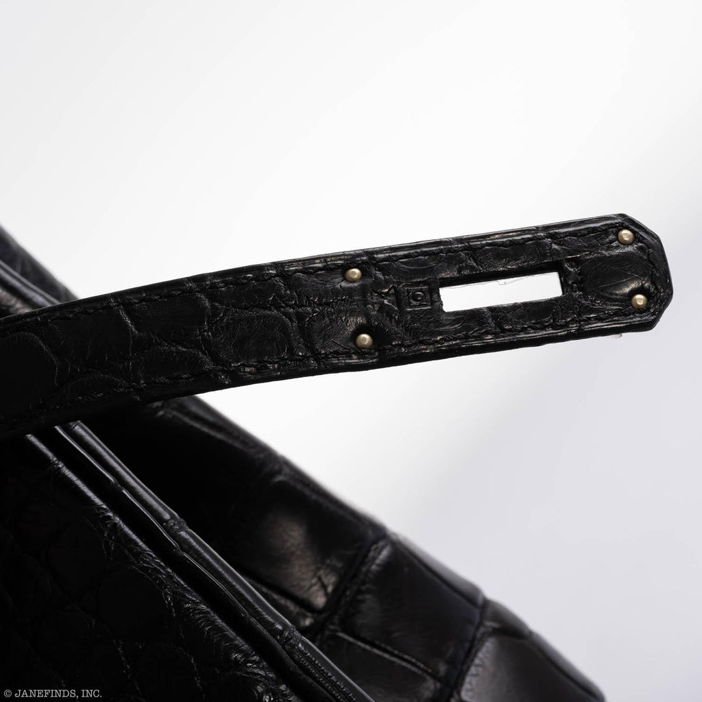 Interior view showing chevre lining and compartments of Birkin 35 SO BLACK