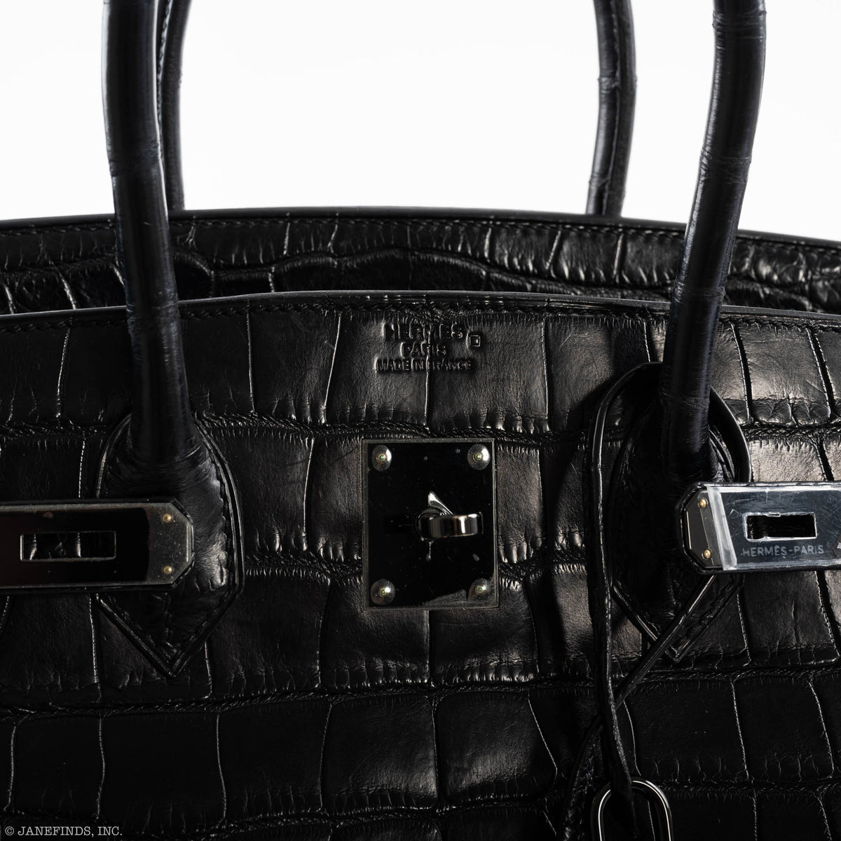 Side angle of SO BLACK Birkin 35 fully closed