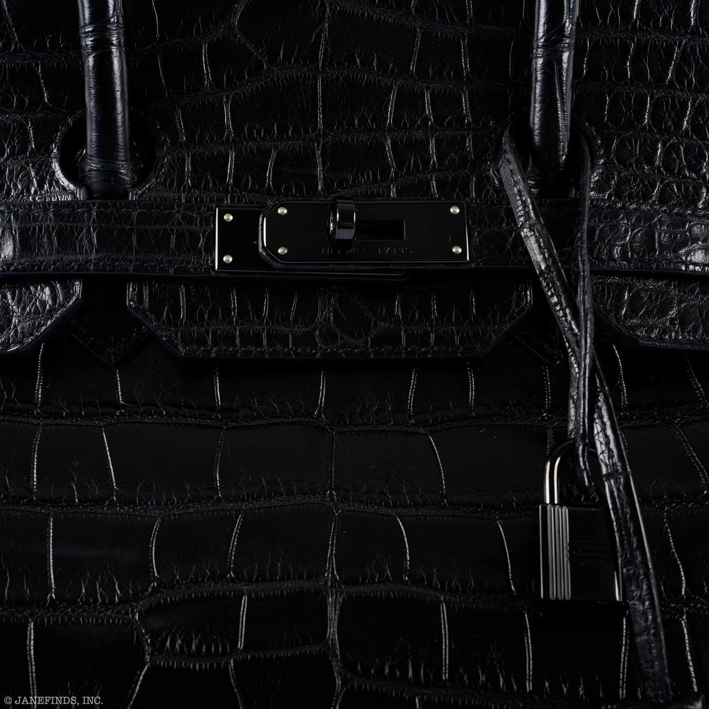 Side angle showing depth and structure of matte alligator leather
