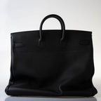 Interior shot of Hermes HAC 50 with zipped pocket