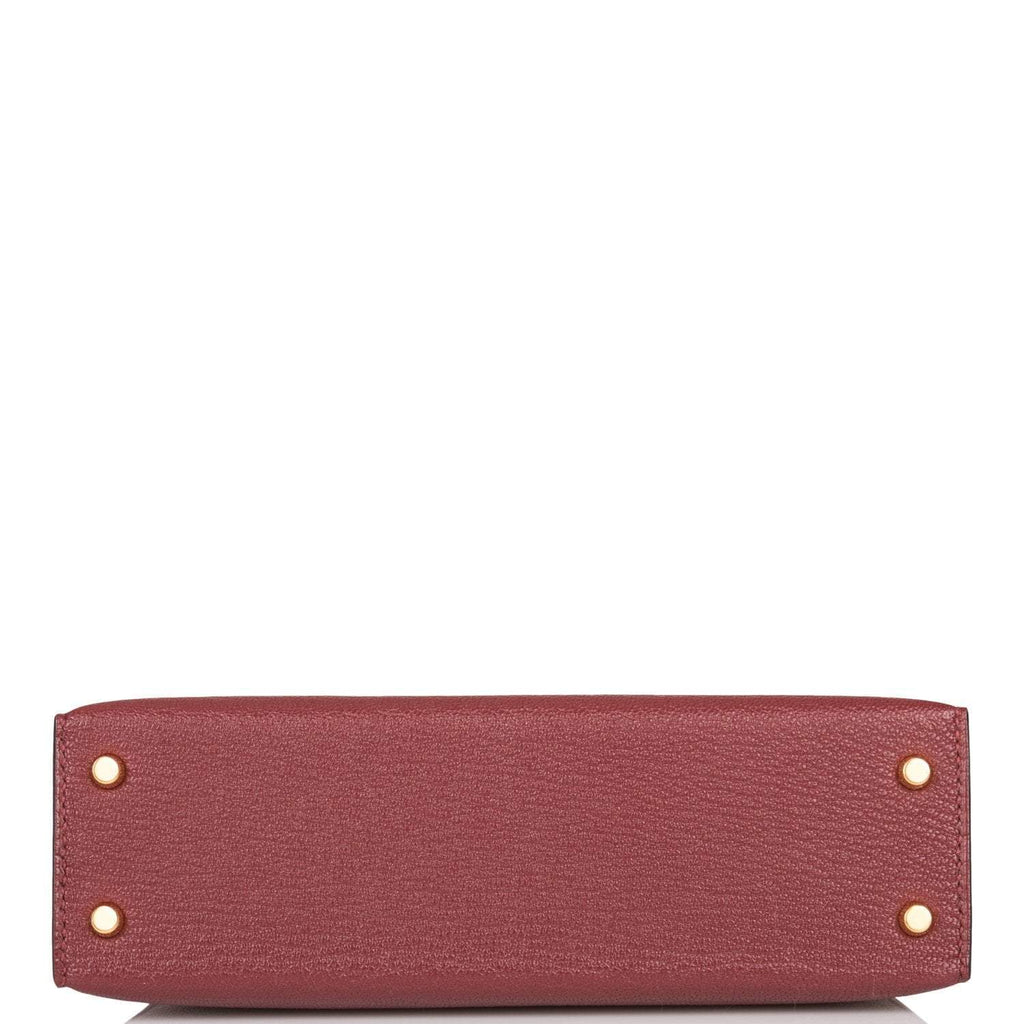Interior slip pocket in Rouge H lambskin lining