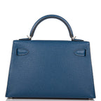 Top view of flap and toggle clasp on Hermes Kelly 20