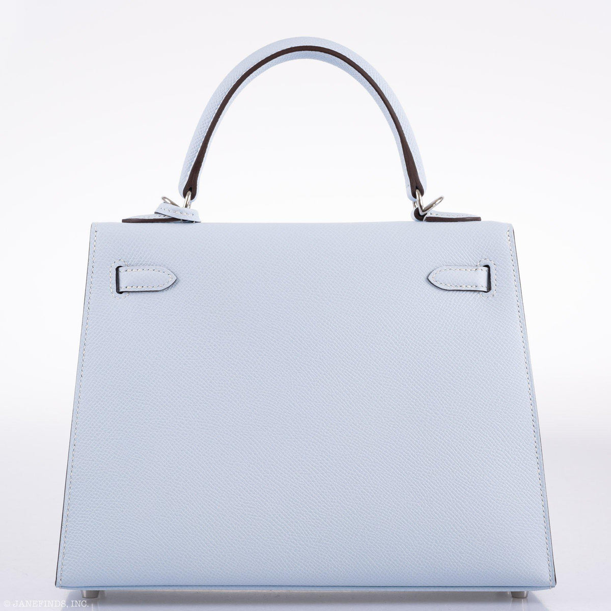 The Hermes Kelly 25 shown with its removable shoulder strap