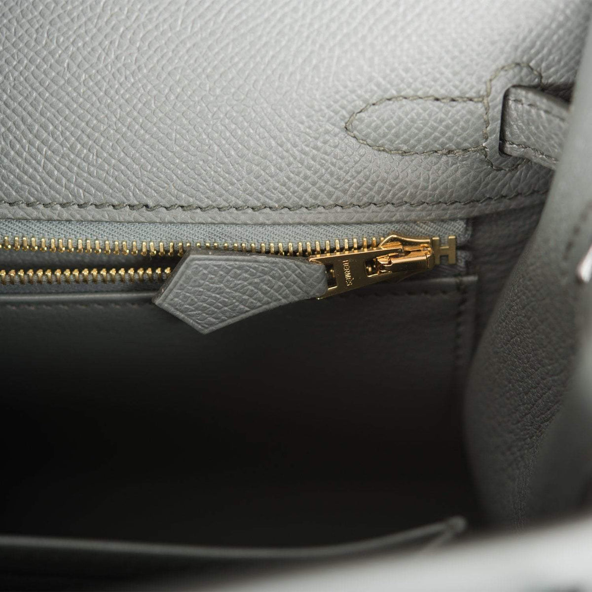 Kelly 25 with box, clochette, keys, strap, and accessories