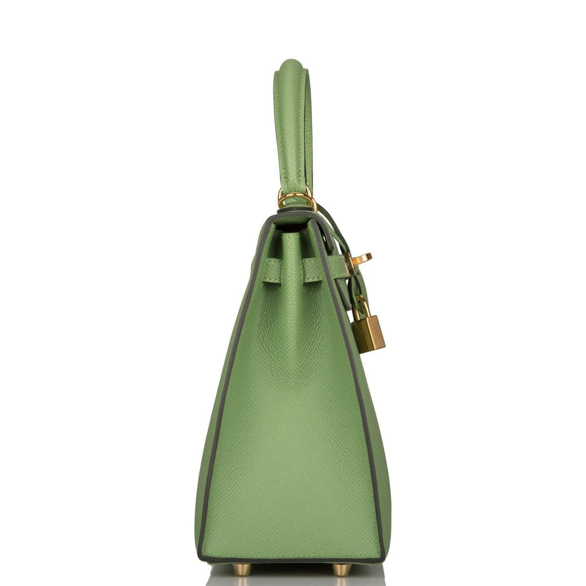 Back of compact Kelly Sellier in Vert Criquet green tone
