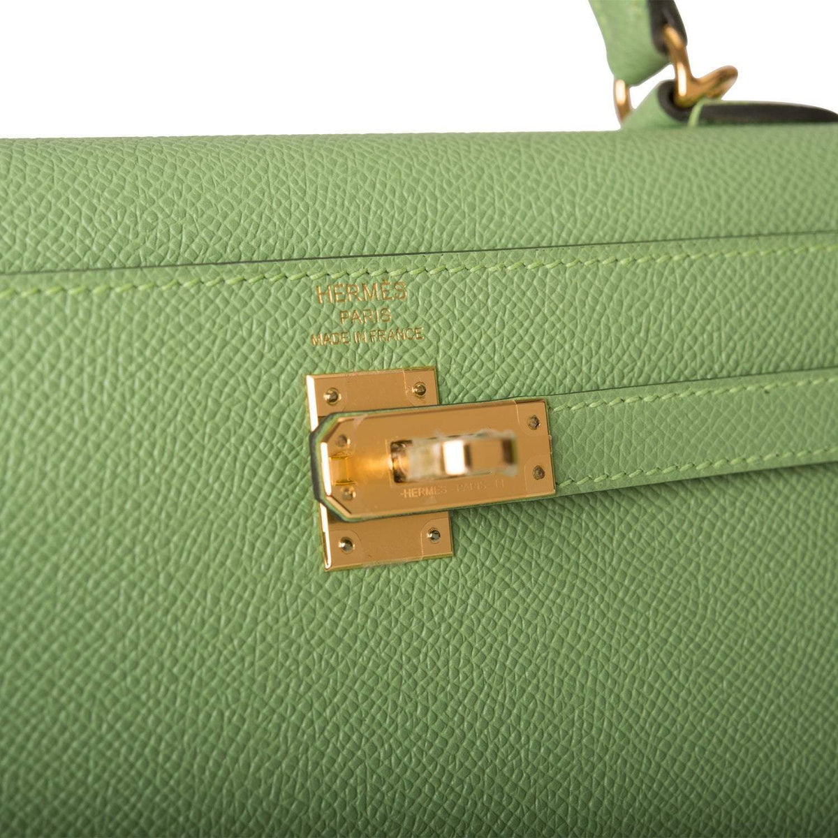 Kelly 25 styled with removable strap worn crossbody