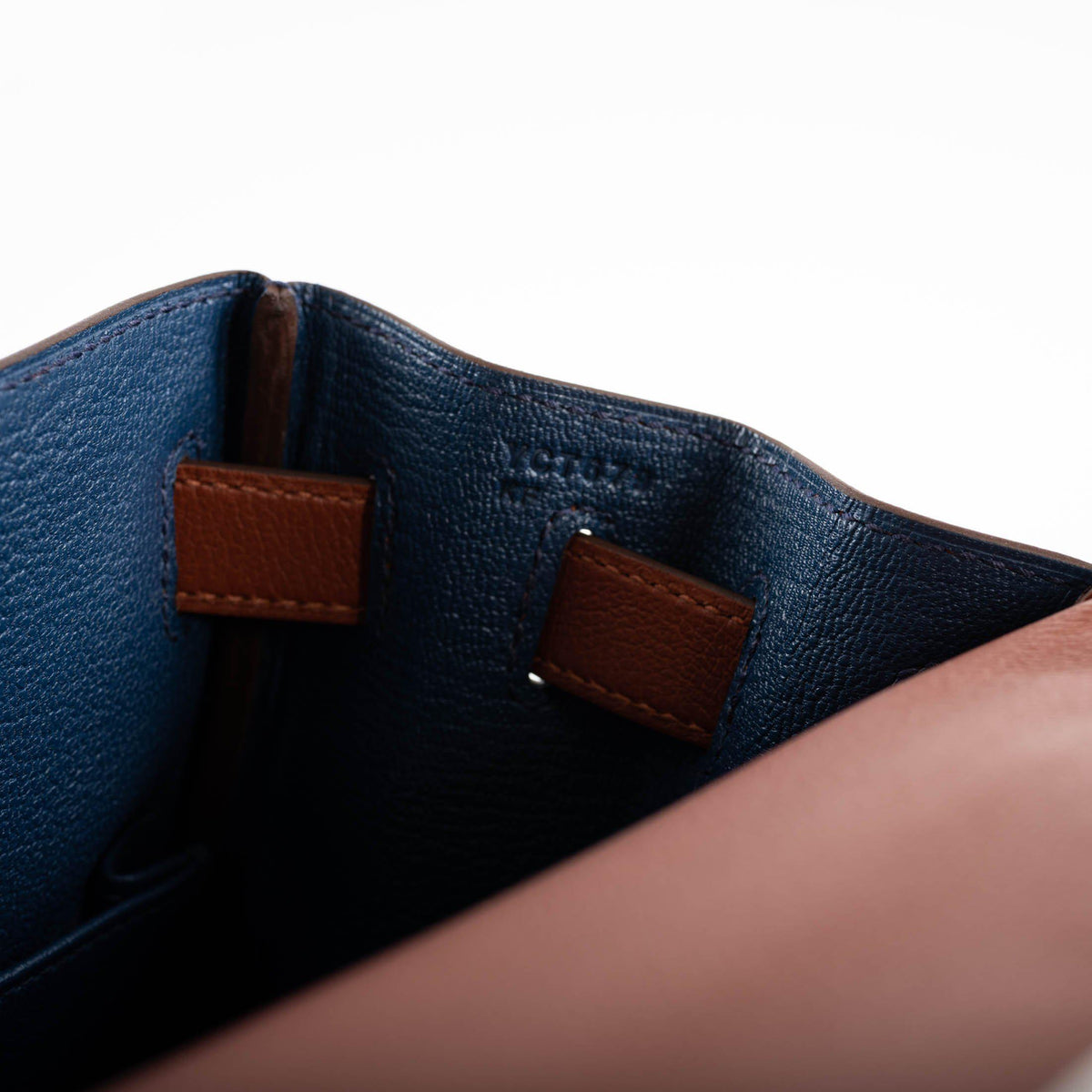 Hermes Kelly 28 Retourne Sienne Verso Deep Blue Evercolor leather with Palladium Hardware, A view of the inter