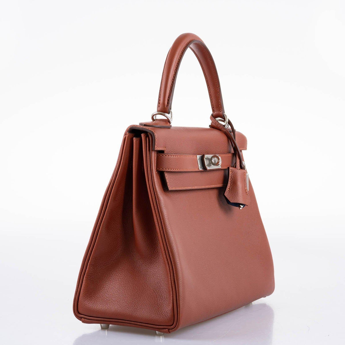Hermes Kelly 28 Retourne Sienne Verso Deep Blue Evercolor leather with Palladium Hardware, The base of the bag