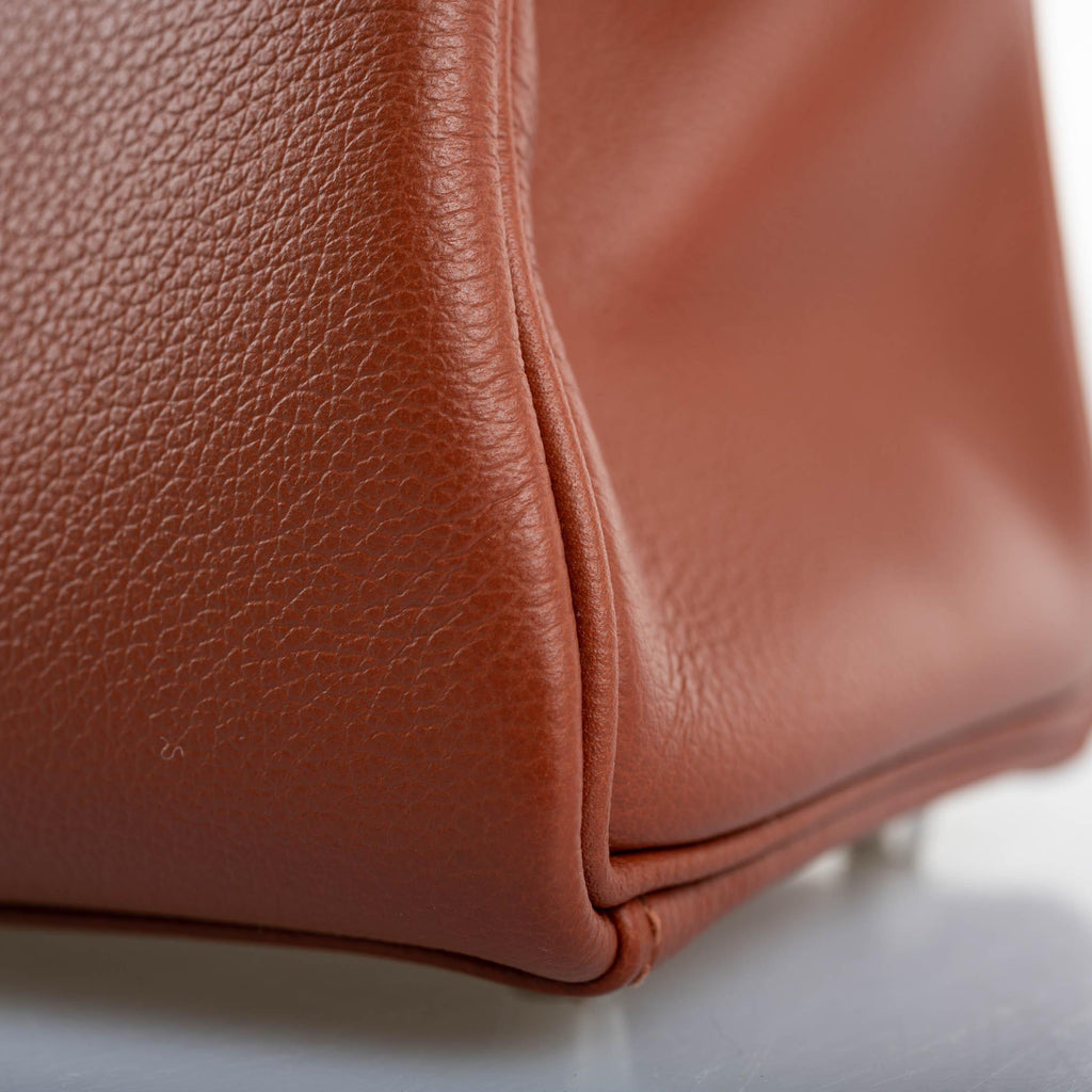 Hermes Kelly 28 Retourne Sienne Verso Deep Blue Evercolor leather with Palladium Hardware, The bag photographe