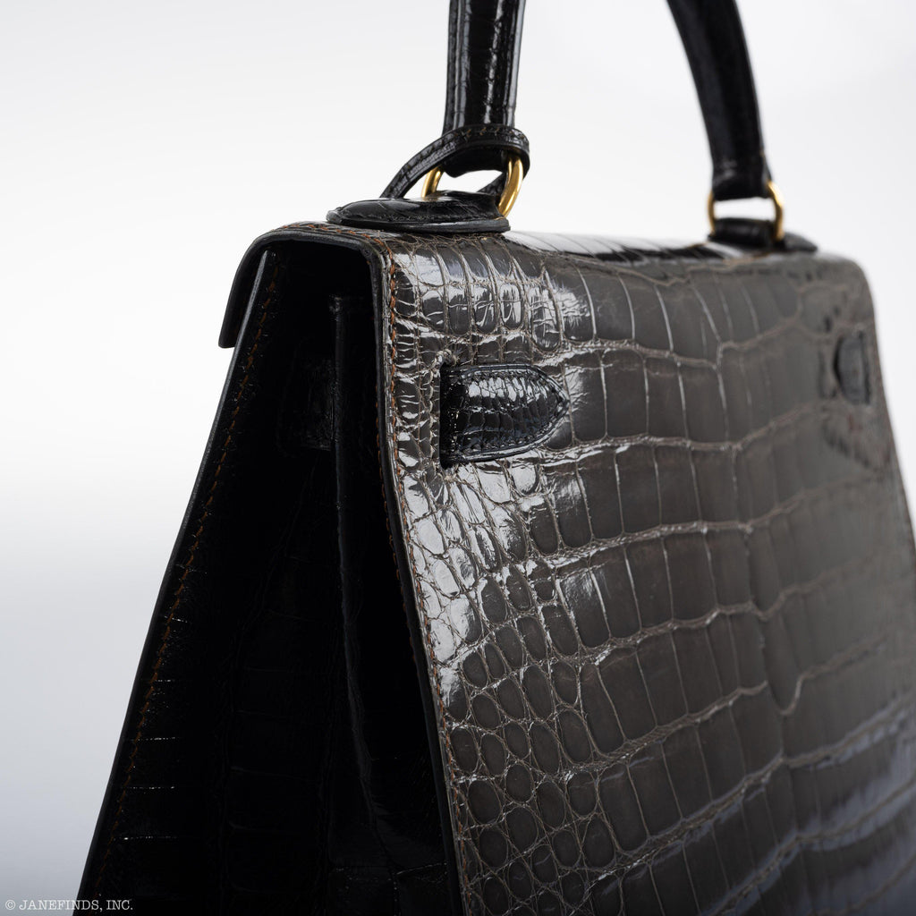 The bag with its accompanying clochette, lock, and keys