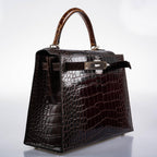 The bag with its removable shoulder strap