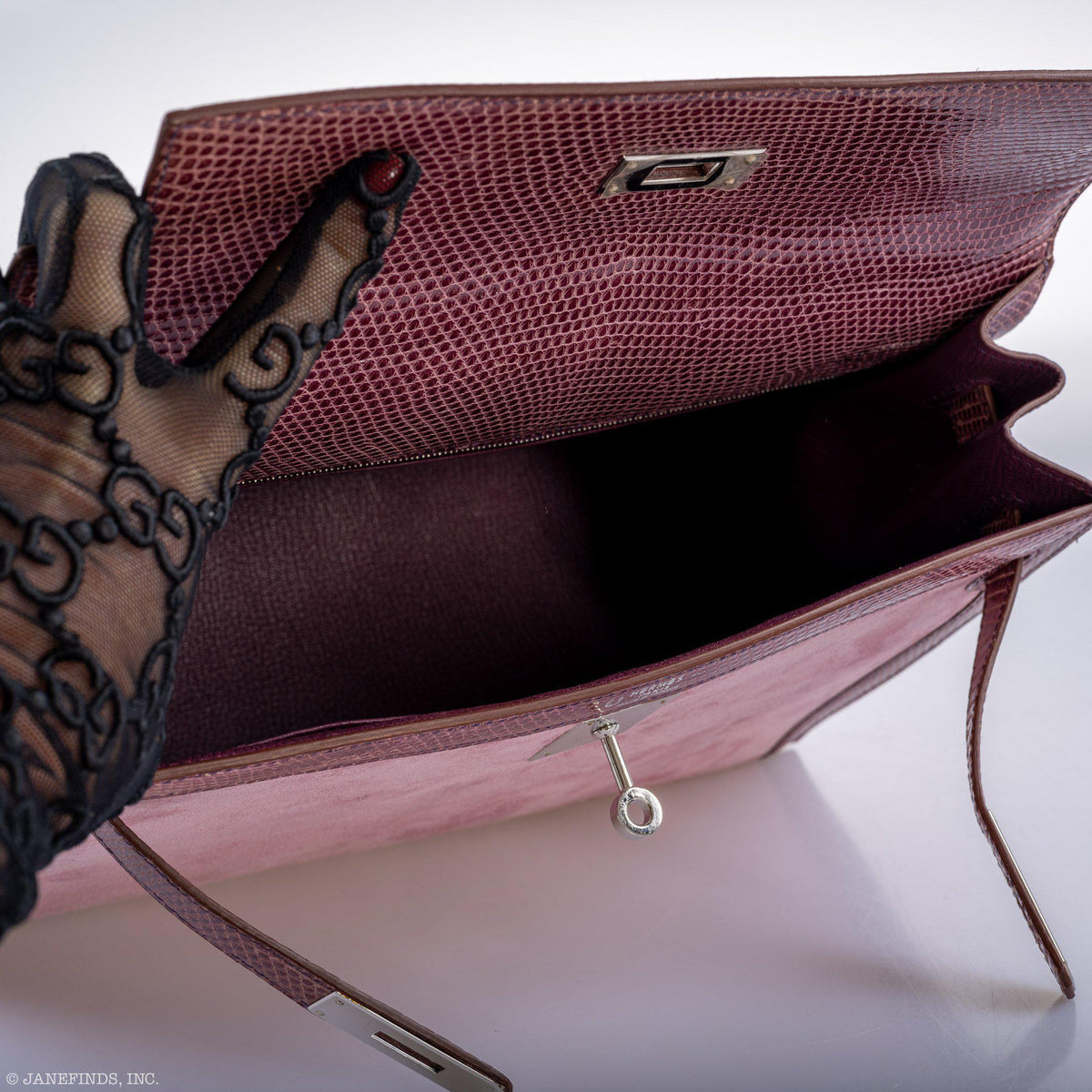 Hermes Unique HSS Kelly 32 Sellier Rose Indienne Doblis Suede & Mauve Lizard with Palladium Hardware - 2012, N Square - interior detail