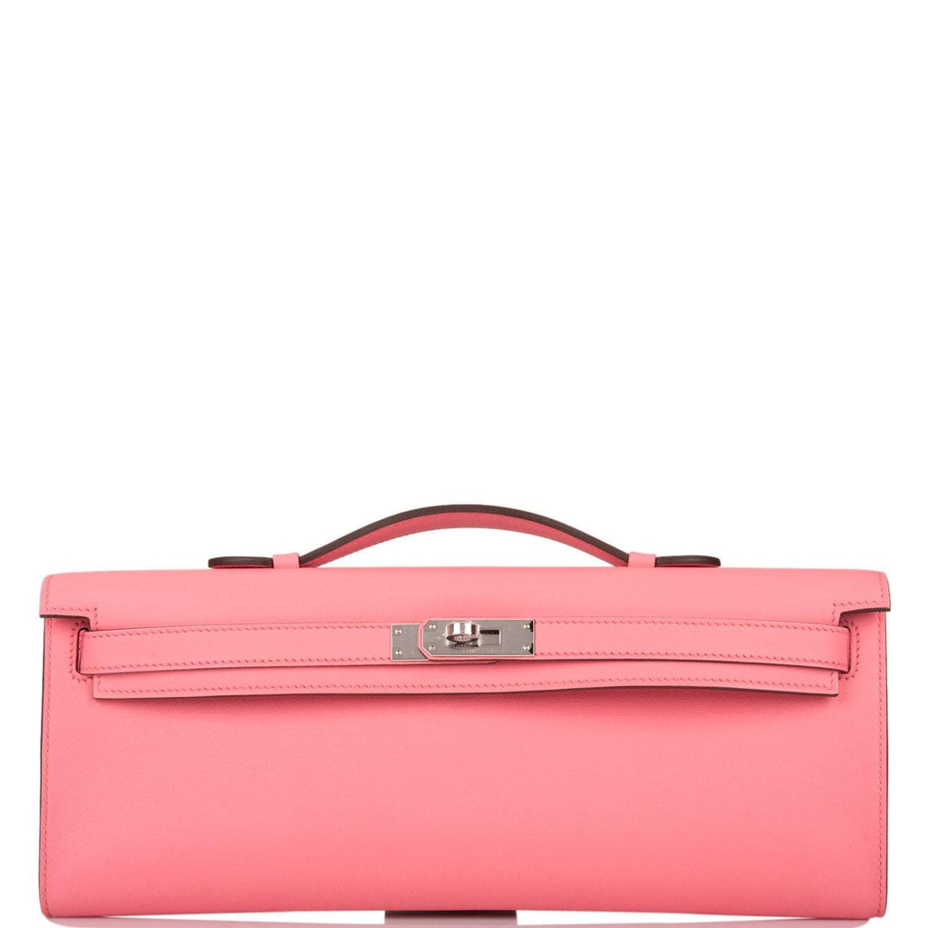 The Hermes Kelly Cut in Rose D'ete being carried on the wrist