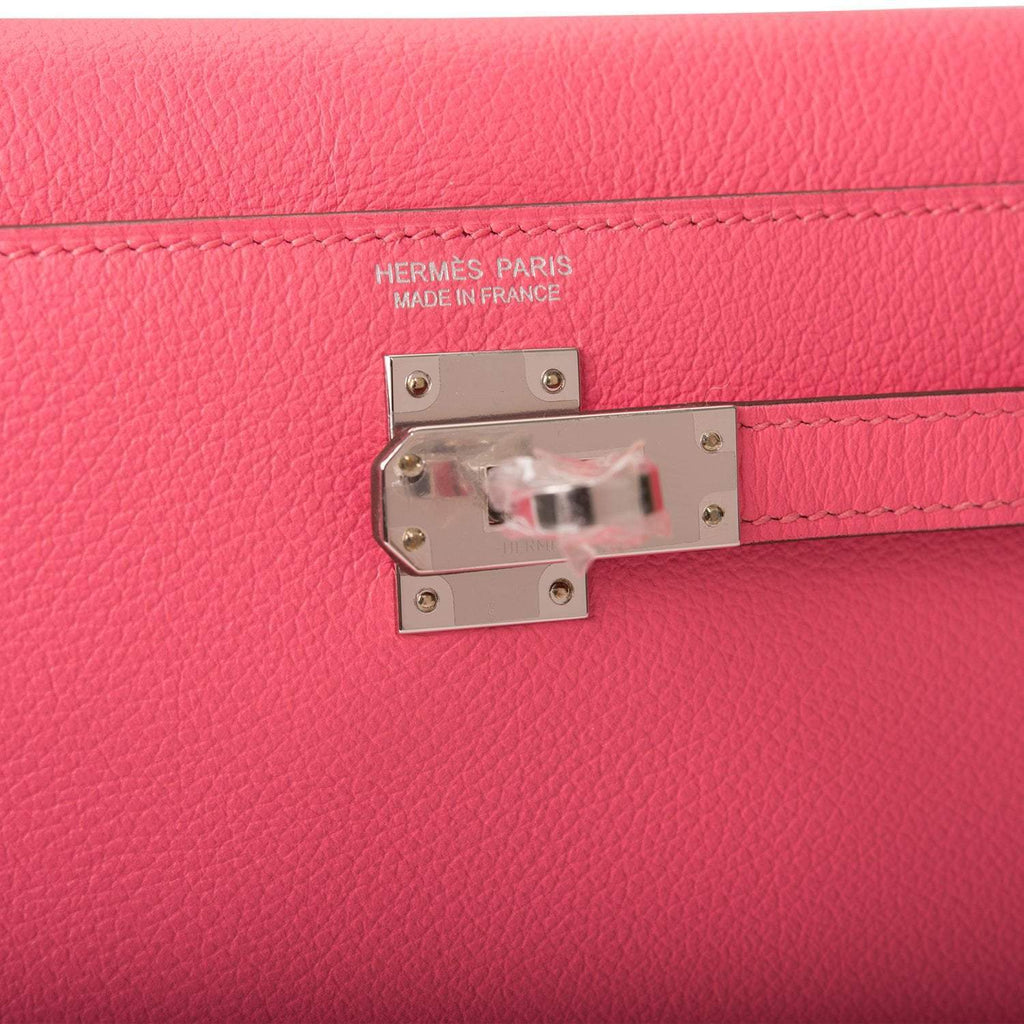 Hermes Rose Azalee Evercolor Kelly Danse Palladium Hardware, the interior, showing the single open pocket