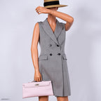 Side profile of Rose Dragee Kelly Longue Evergrain with trapezoidal shape.

