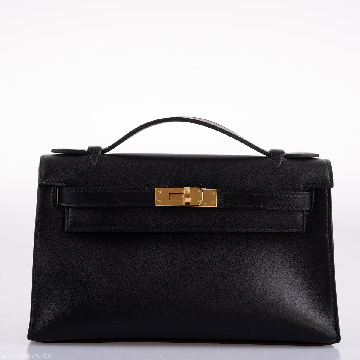A view of the side gussets of the bag, showing its expandable capacity