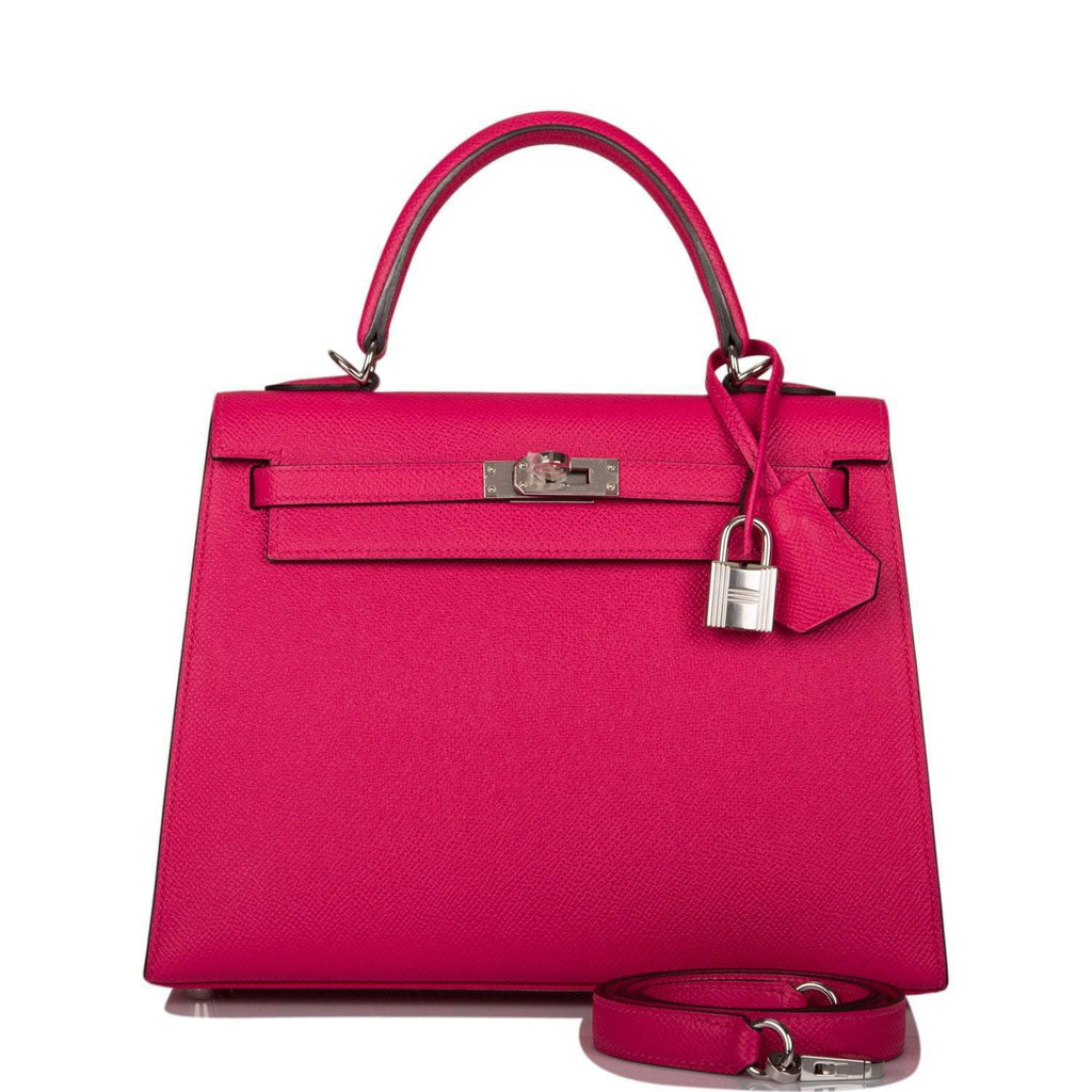 Close-up of the palladium-tone hardware and toggle closure on the Hermes Kelly 25
