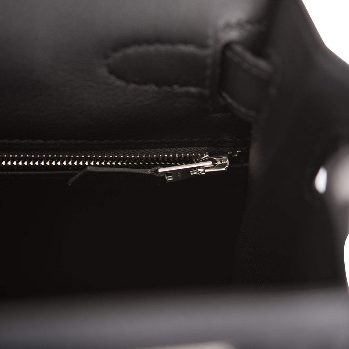 Back view of the Hermes Kelly Sellier 28, showcasing its pristine condition