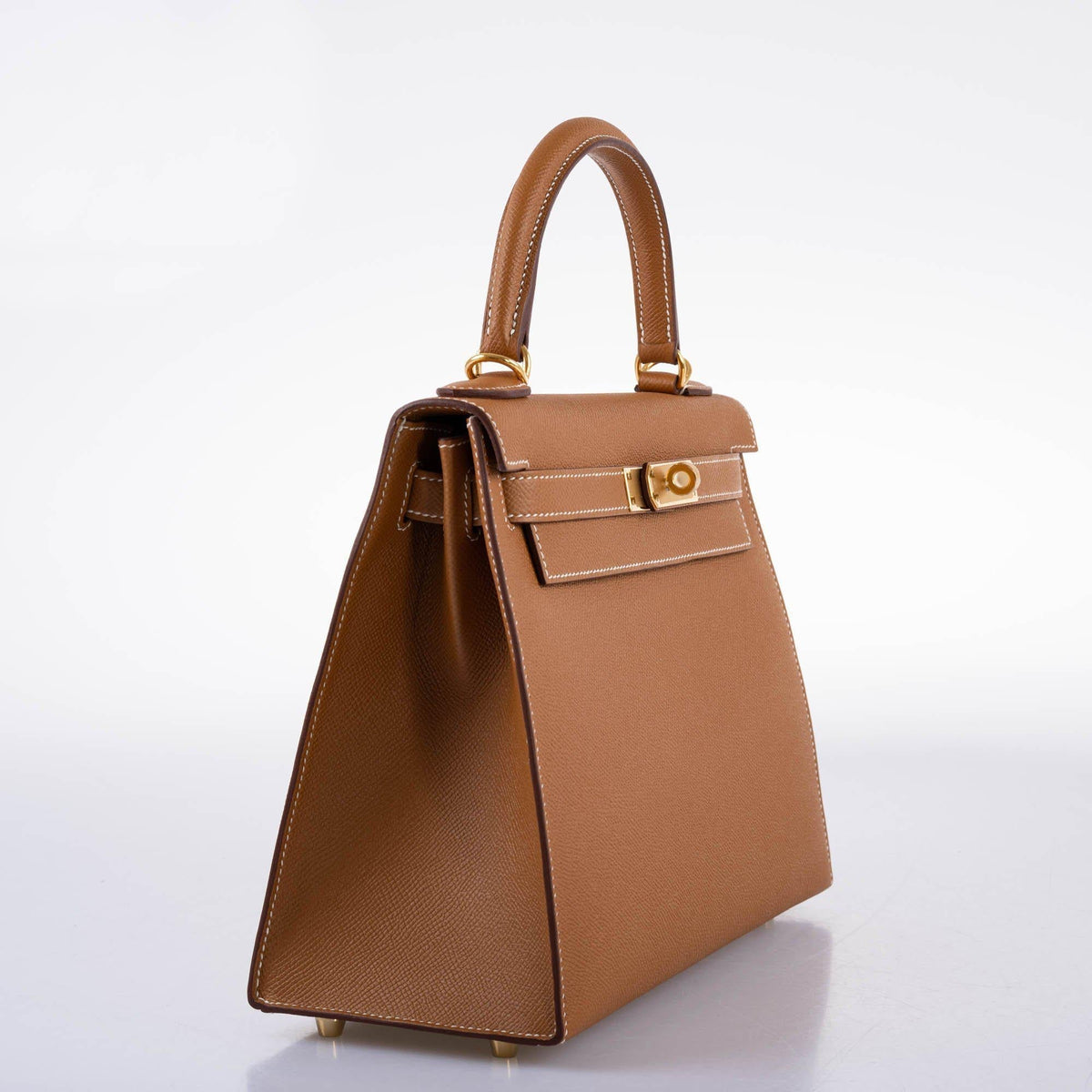 Hermes Kelly 28 Sellier Gold Epsom with Gold Hardware, the Kelly Sellier 28, highlighting its streamlined desi