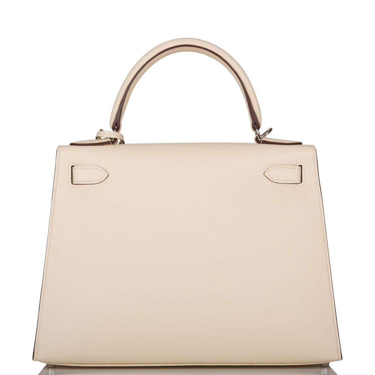 Hermes Nata Verso Epsom Sellier Kelly 28cm Palladium Hardware, A close-up shot of the gold-tone padlock and tw