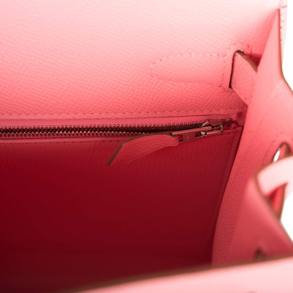 Hermes Rose Confetti Epsom Sellier Kelly 28cm Palladium Hardware, the interior, showing the Rose Confetti Chev