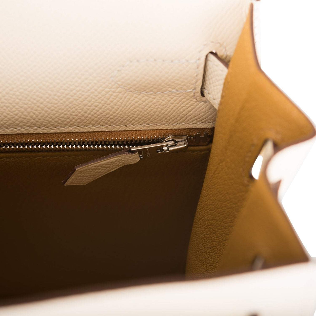 Hermes Nata Verso Epsom Sellier Kelly 28cm Palladium Hardware, A view of the interior, showing the logo stamp