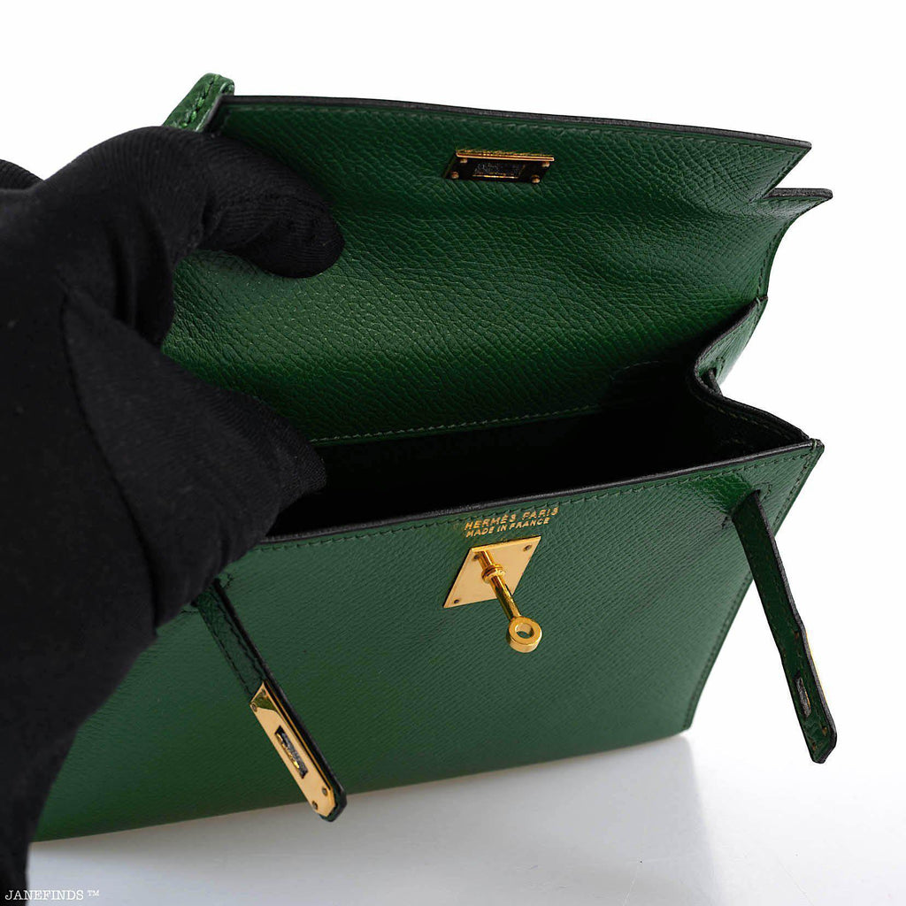 Hermes Mini Kelly 15 Vert Clair Courchevel with Gold Hardware, the fine-grained texture of the Courchevel leat