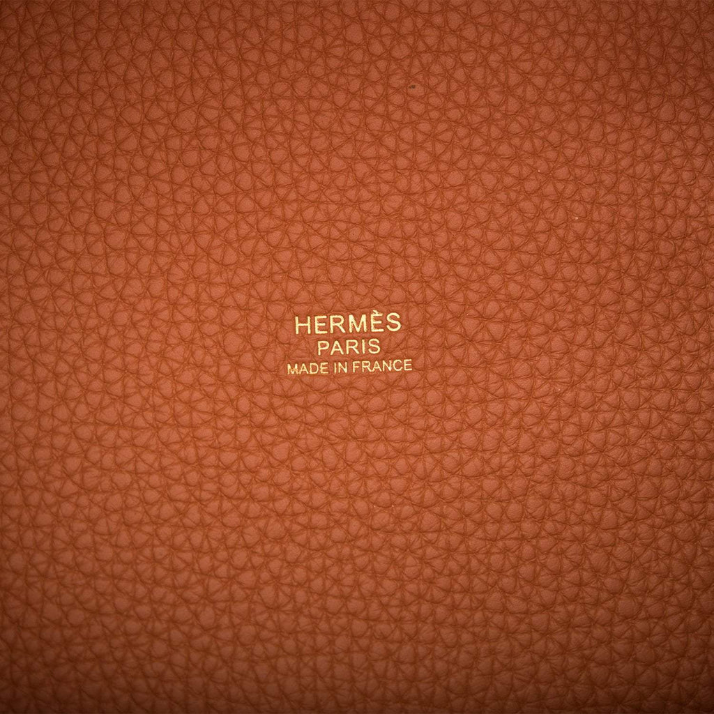 logo view of Hermès Picotin Lock 18 Gold Clemence