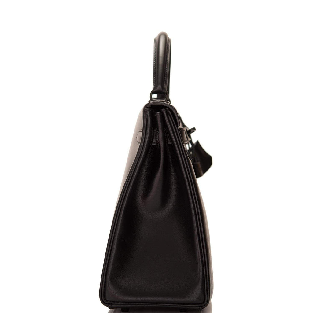 Top handle detail of SO Black Kelly 32cm