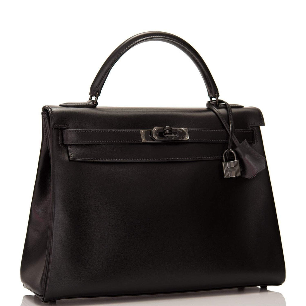 Side profile of the Kelly Retourne 32cm with black hardware