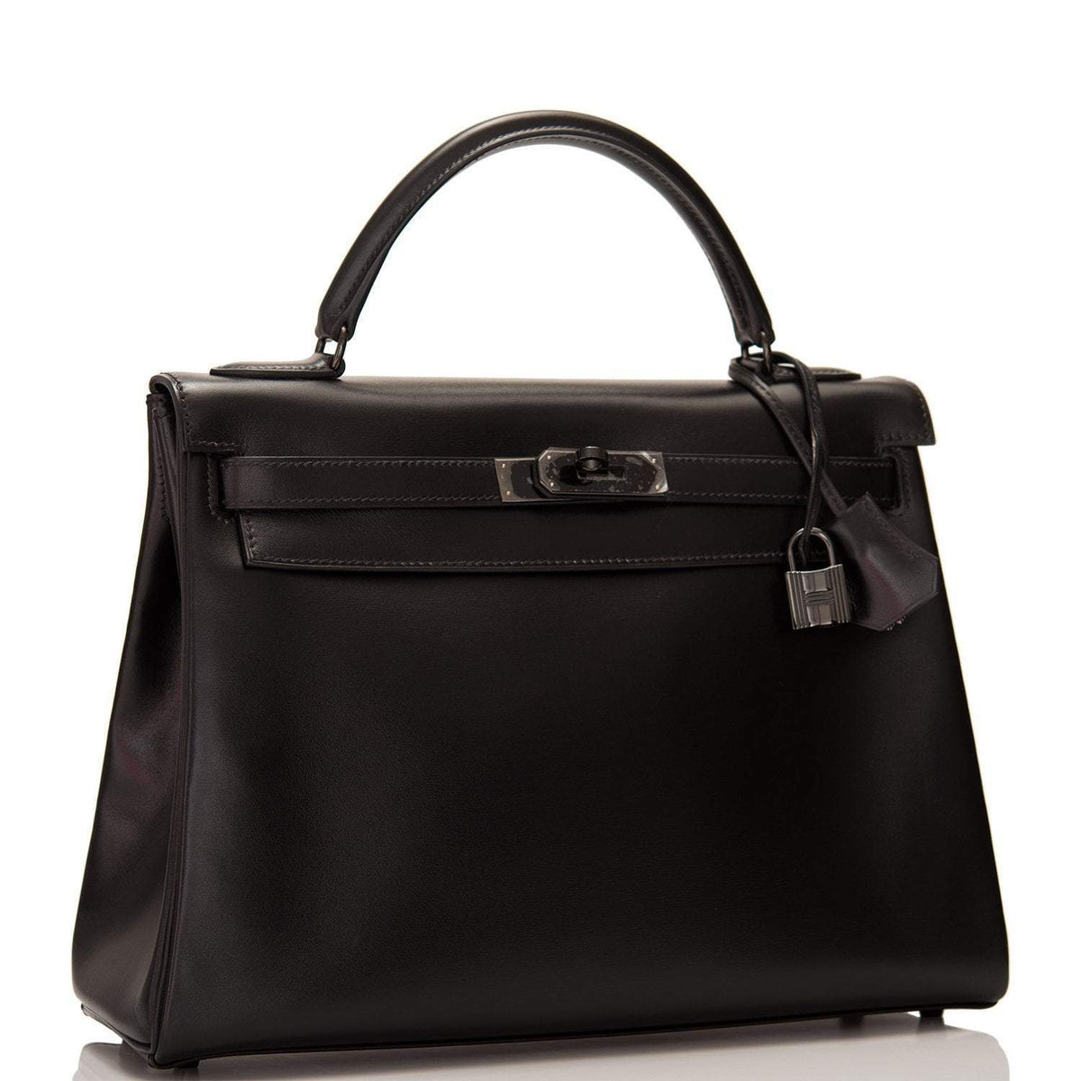Side profile of the Kelly Retourne 32cm with black hardware