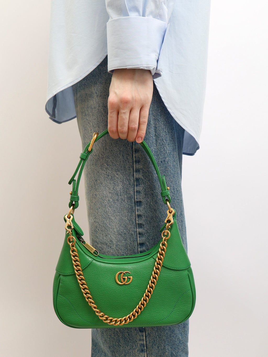 Gucci Aphrodite Small Leather Shoulder Bag - Green in Green - detail view 16 showing the bag's shape, finish and visible design details.