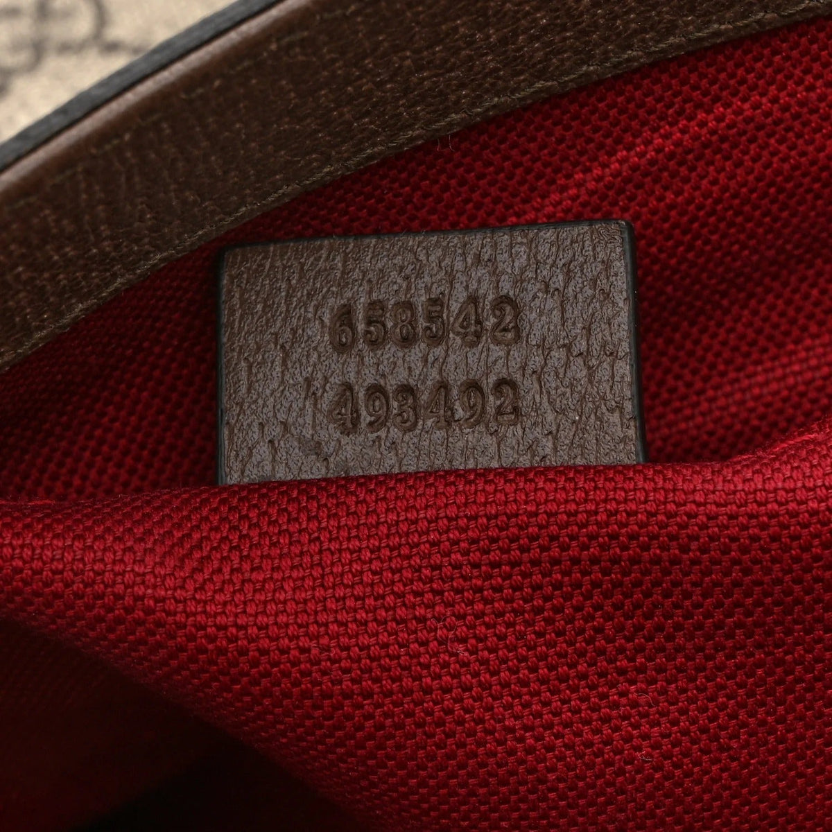 Gucci GG Supreme Messenger Bag – Beige